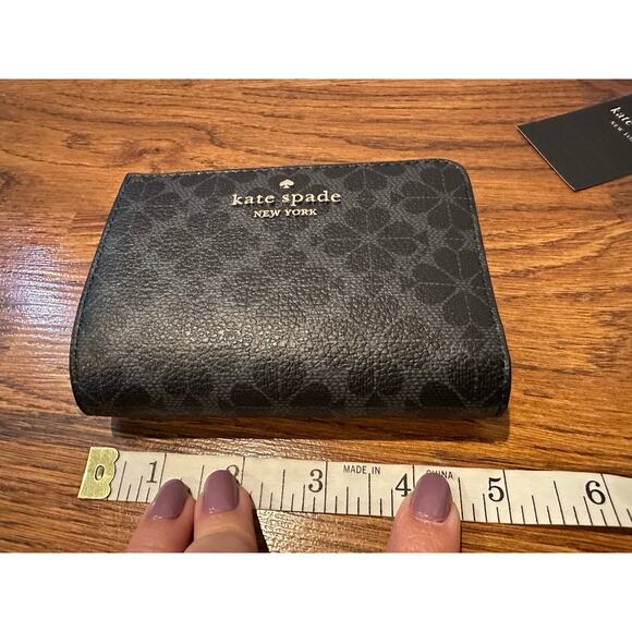 Kate Spade New York Leather Wallet Black Spade Flower 5x4 NWT Designer Lux - Picture 6 of 8